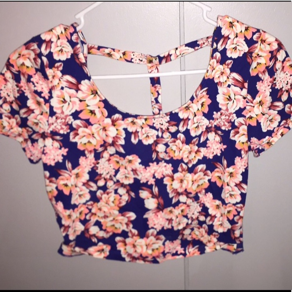 Crop top
